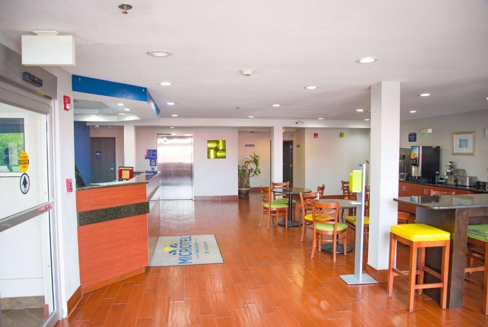 Microtel Inn & Suites by Wyndham Daphne