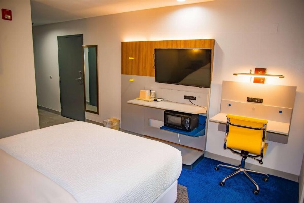 Microtel Inn & Suites by Wyndham Daphne image 11