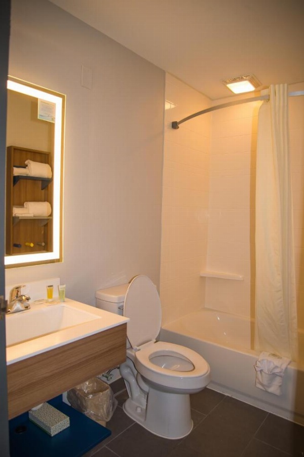 Microtel Inn & Suites by Wyndham Daphne image 17