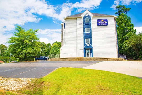 Microtel Inn & Suites by Wyndham Daphne Main image